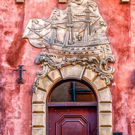 Historische rote Tür