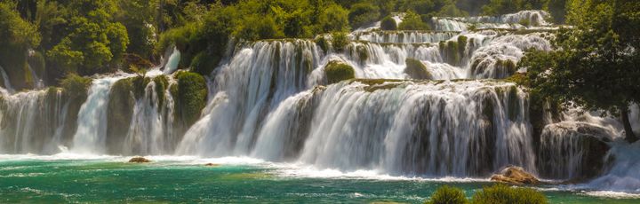 Ein Wasserfall im Krka Nationalpark, Kroatien.