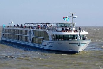 Kreuzfahrtschiff, MS Alina