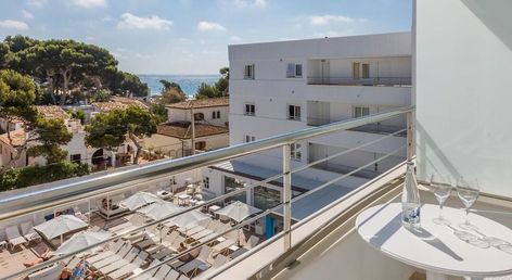 Hotel Triton Beach