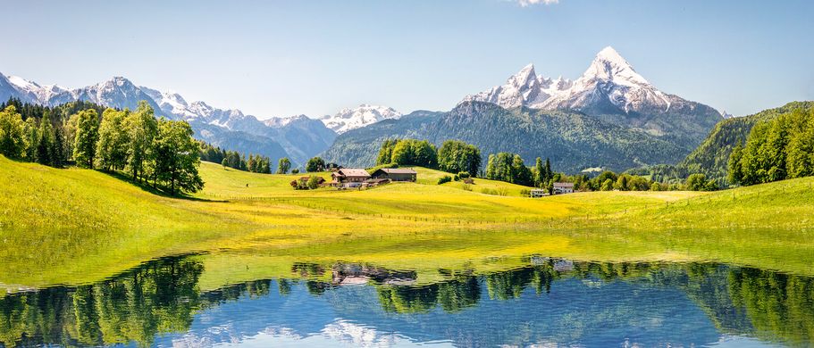 Familienurlaub Bauernhof Alpen Bergsee und Bauernhof im Berchtesgadener Land