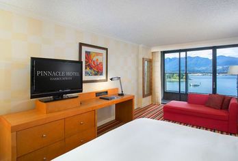 Hotel, Pinnacle Hotel Vancouver Harbourfront