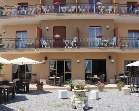 Hotel Chrismare-0