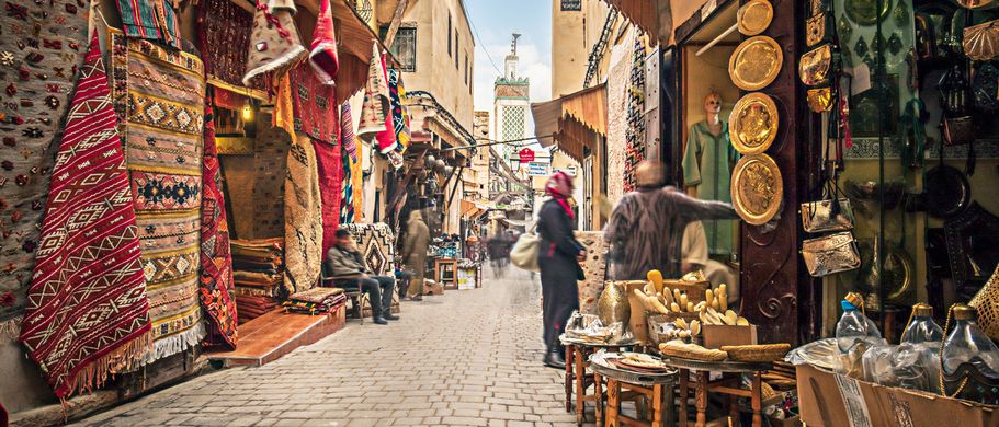 Traditionelles Handwerk prägt das Stadtbild der ältesten Königsstadt Fes