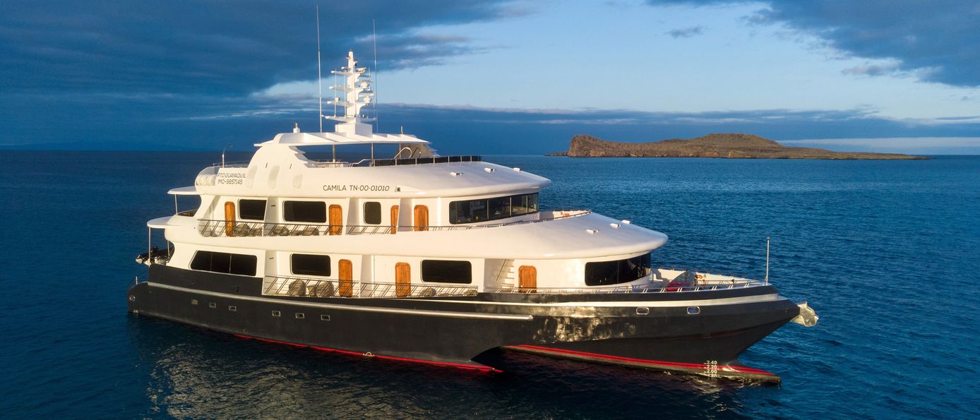 Schiff Trimaran Horizon im Meer