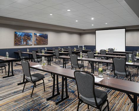 the Alloy King of Prussia - a DoubleTree by Hilton-4