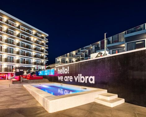 Hotel Vibra District-4