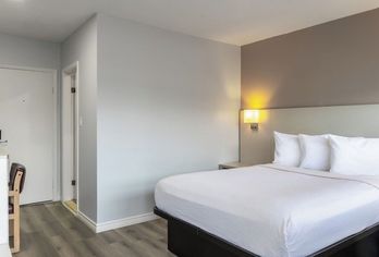 Hotel, Motel6 Cornwall ON