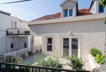 Hotel, Apartments Pavle