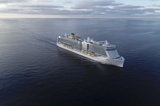 Schiff Costa Toscana auf dem Meer