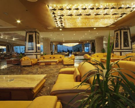 AMC Royal Hotel & Spa-4