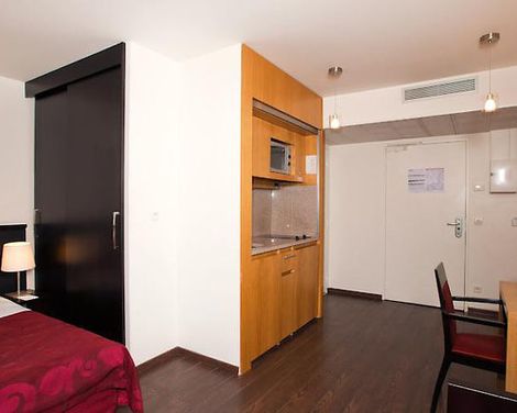 Residhome Appart Hotel Val d'Europe-0