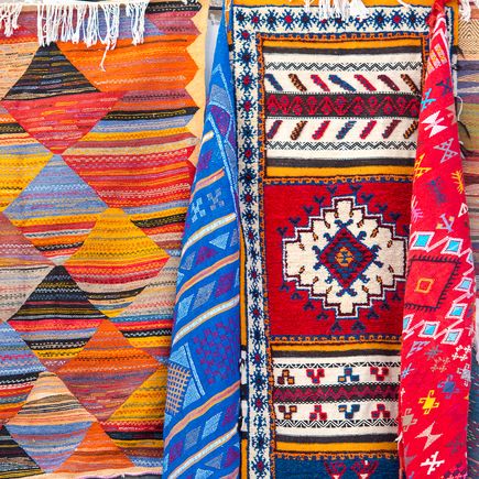 Orientalische Muster auf Teppichen und Stoffen
