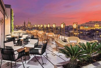 Hotel, H10 Cubik