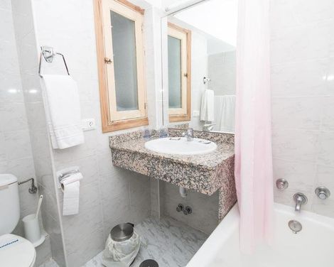 Hotel Amic Can Pastilla-0