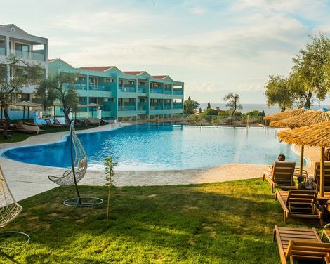 Robolla Beach Apart Hotel-3