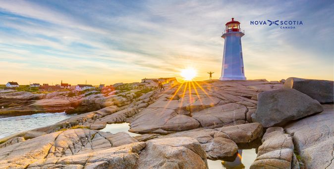 Leuchtturm Peggys Cove im Sonnenuntergang