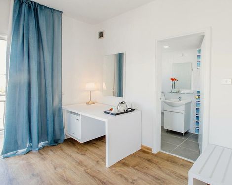 Mikes Kanarium City Hotel-4