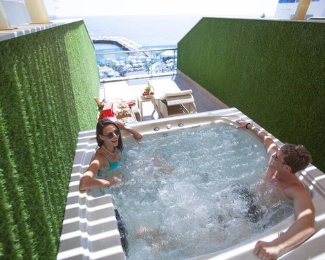 Azura Deluxe Resort & Spa Hotel-3