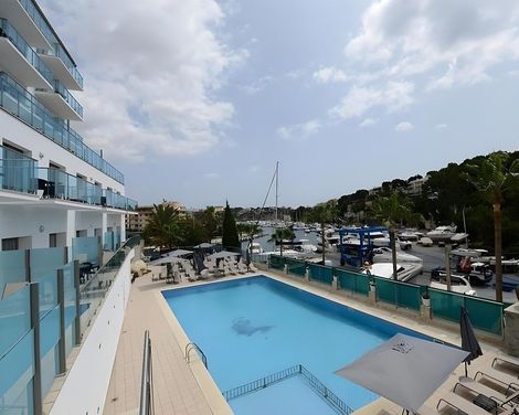 Aparthotel Portodrach-1