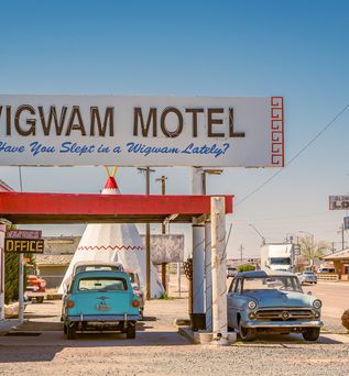 Holbrook, Wigwam Hotel