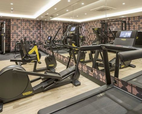 Hotel ILUNION Les Corts-4