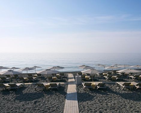 Coriva Beach Hotel & Bungalows-1