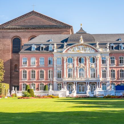 Kurfürstliches Palais mit direkt angeschlossener Konstantinbasilika 