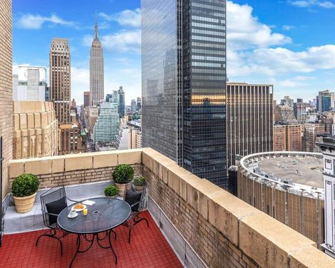 The New Yorker Hotel by Lotte Hotels-1