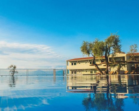 Robolla Beach Apart Hotel-2