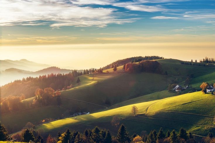 Herbstliche Berglandschaft im Schwarzwald