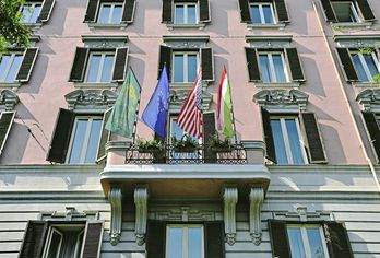 Hotel, Mecenate Palace