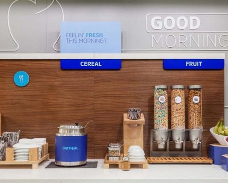 Holiday Inn Express & Suites Kingman-3