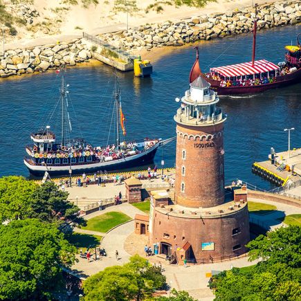 Luftbild vom Hafen Leuchtturm