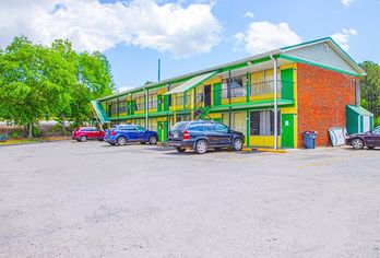 Hotel, Hotel Calhoun by Oyo