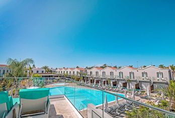 Hotel, Hotel LIVVO Los Calderones