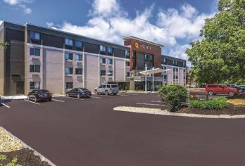 Hotel, La Quinta Inn & Suites by Wyndham Salem NH