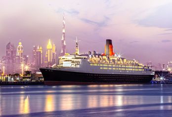 Hotel, Queen Elizabeth 2