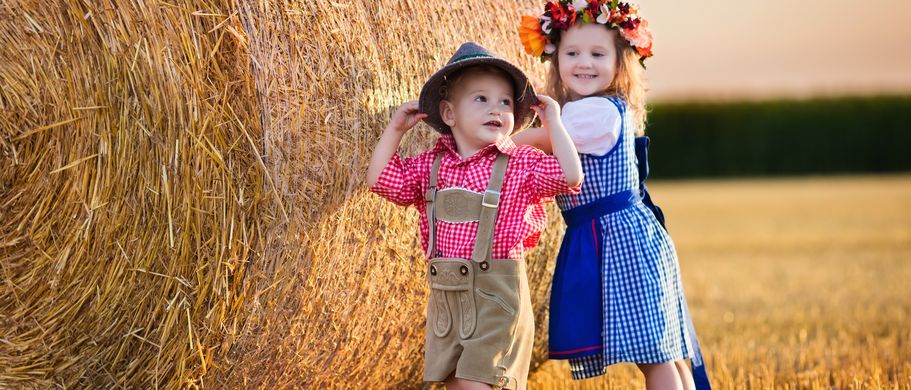 Kinder in Tracht