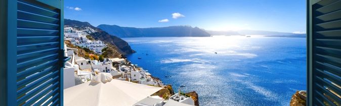 Santorin Blick aus dem Fenster auf das Meer 