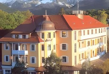 Hotel, Hotel Vier Jahreszeiten