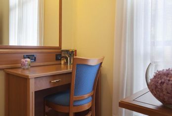 Hotel, Hotel Kristal