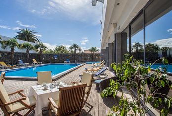 Hotel, Antillia