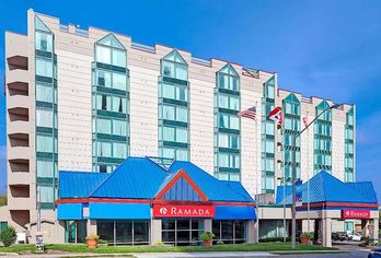 Hotel, Ramada by Wyndham Niagara Falls/Fallsview