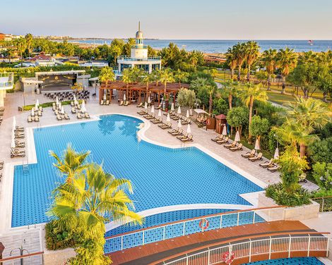 Commodore Elite Suites & Spa-4