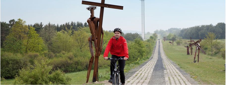 Radfahrer auf dem „Weg der Hoffnung“