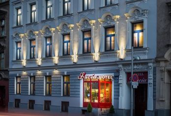 Hotel, Lucia