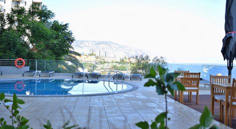 Madeira Regency Cliff