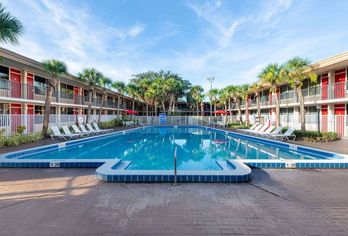 Hotel, Ramada by Wyndham Kissimmee Gateway