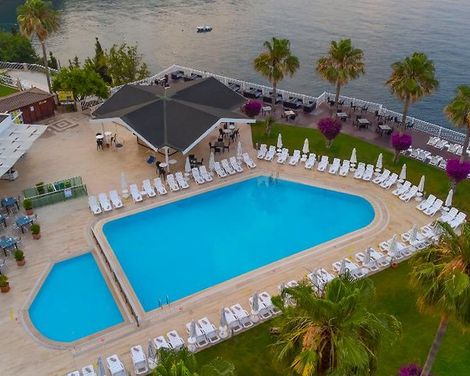 Falcon Hotel-1